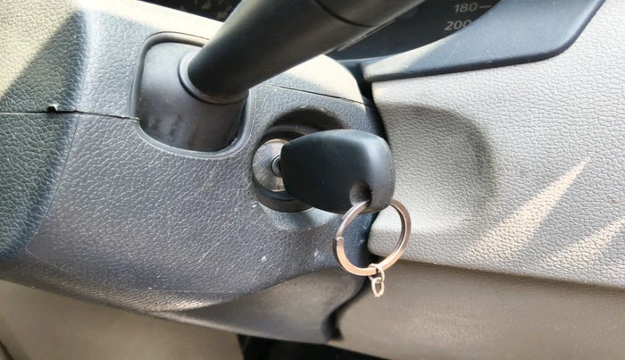 2011 Mahindra Verito D2 BS-III, Diesel, Manual, 2,83,416 km, interior