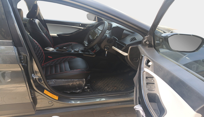 2024 Tata NEXON PURE SUNROOF 1.2 PETROL, Petrol, Manual, 8,993 km, interior