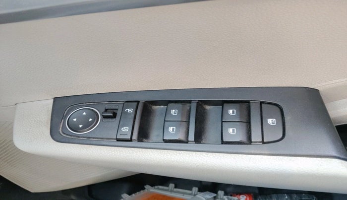 2022 KIA CARENS PRESTIGE 1.4 PETROL 7 STR, Petrol, Manual, 51,960 km, interior