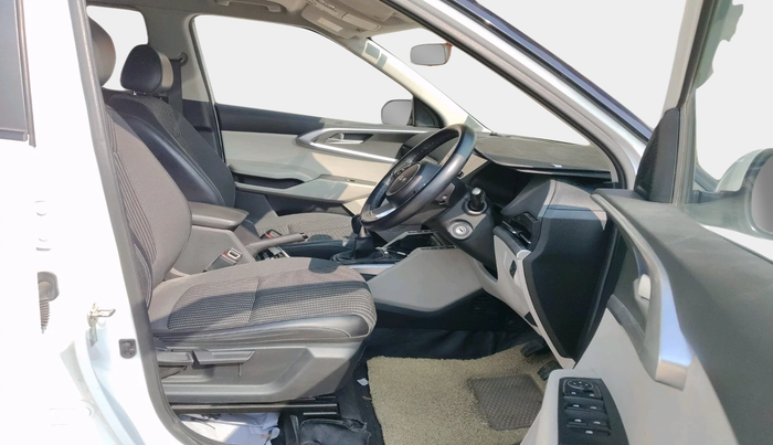 2022 KIA CARENS PRESTIGE 1.4 PETROL 7 STR, Petrol, Manual, 51,960 km, interior