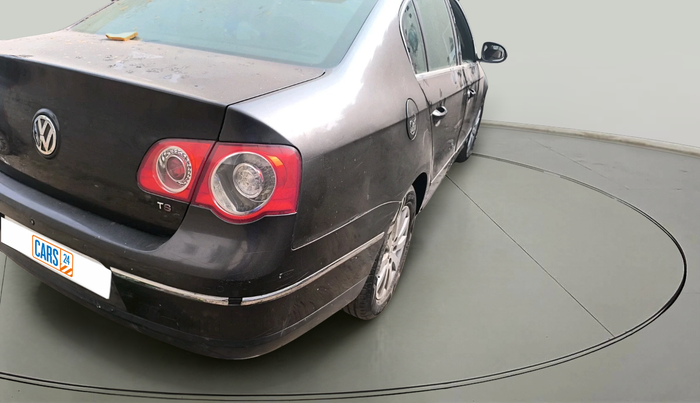 2010 Volkswagen Passat 1.8L TSI, Petrol, Manual, 1,05,659 km, exterior