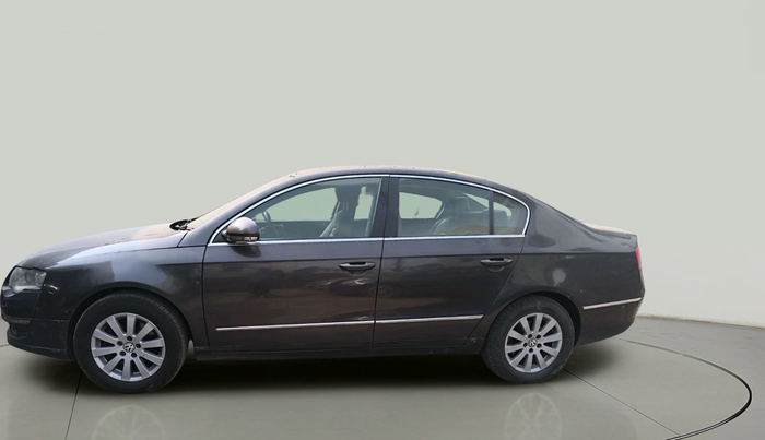 2010 Volkswagen Passat 1.8L TSI, Petrol, Manual, 1,05,659 km, exterior