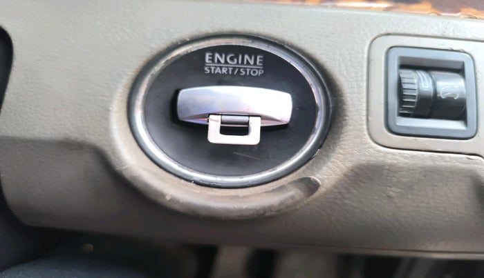 2010 Volkswagen Passat 1.8L TSI, Petrol, Manual, 1,05,659 km, interior