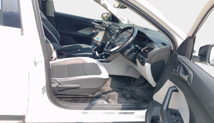 2022 Volkswagen TAIGUN TOPLINE 1.0 TSI MT, Petrol, Manual, 61,604 km, interior