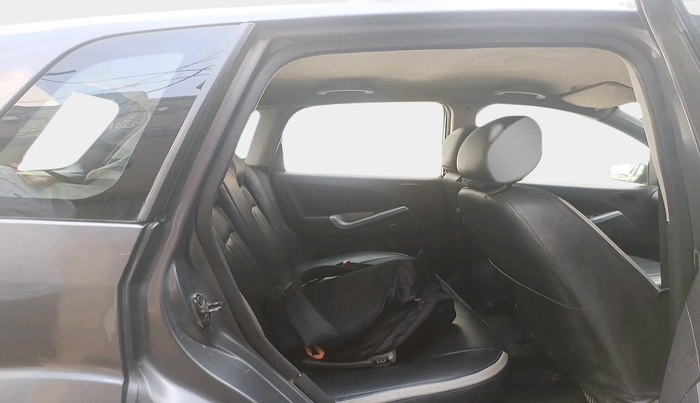 2013 Ford Figo TITANIUM 1.4 DIESEL, Diesel, Manual, 1,37,814 km, interior