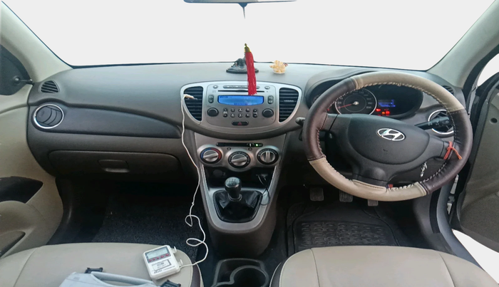 2015 Hyundai i10 SPORTZ 1.1, Petrol, Manual, 75,093 km, interior