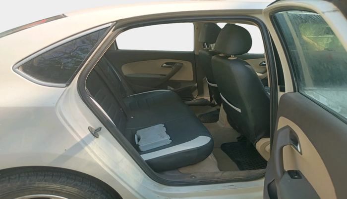 2011 Volkswagen Vento HIGHLINE 1.6 MPI, Petrol, Manual, 1,16,844 km, interior