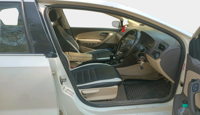 2011 Volkswagen Vento HIGHLINE 1.6 MPI, Petrol, Manual, 1,16,844 km, interior