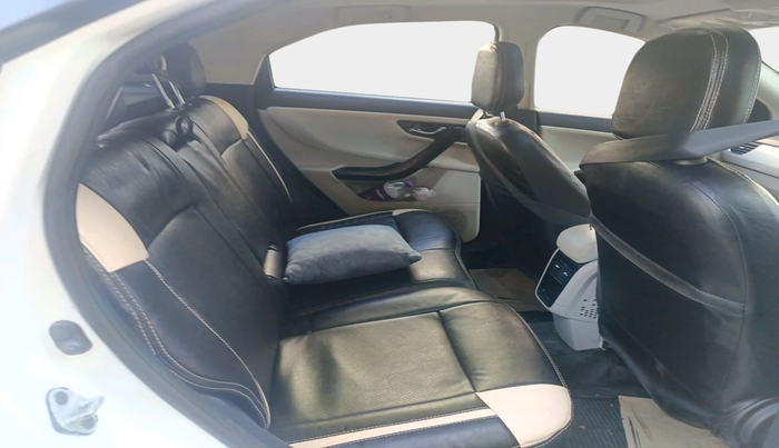 2022 Tata NEXON XZ PLUS (PREMIUM) PETROL, Petrol, Manual, 38,978 km, interior