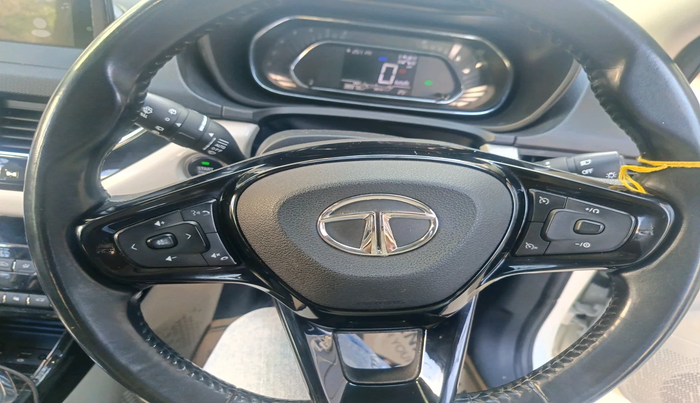 2022 Tata NEXON XZ PLUS (PREMIUM) PETROL, Petrol, Manual, 38,978 km, interior