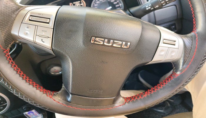 2017 ISUZU MU-X 4x4 A/T, Diesel, Automatic, 1,80,893 km, interior