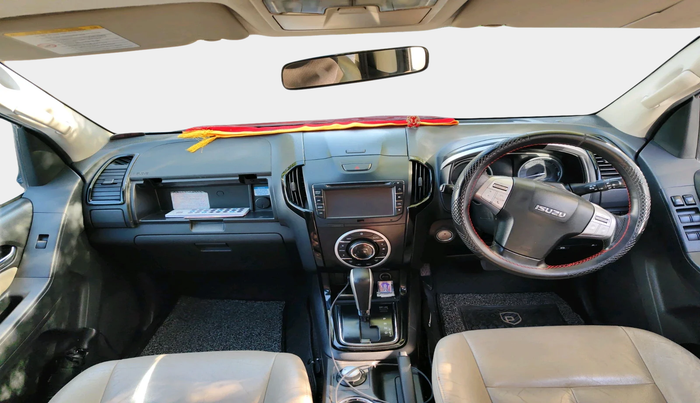 2017 ISUZU MU-X 4x4 A/T, Diesel, Automatic, 1,80,893 km, interior