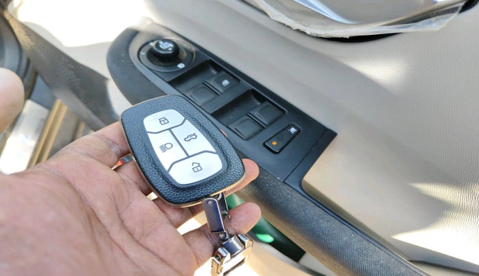 2023 Tata ALTROZ  XZ Plus (O) (S), Petrol, Manual, 8,071 km, interior