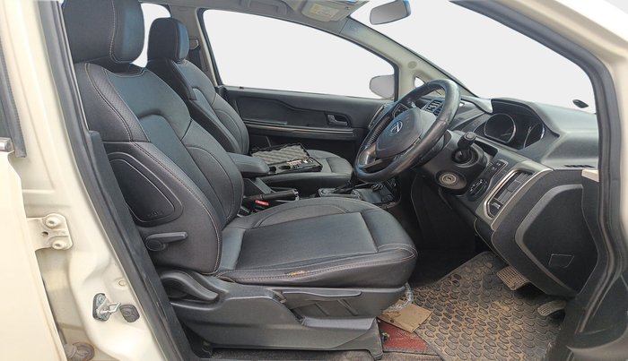2017 Tata Hexa XTA 4X2 7 STR, Diesel, Automatic, 94,671 km, interior