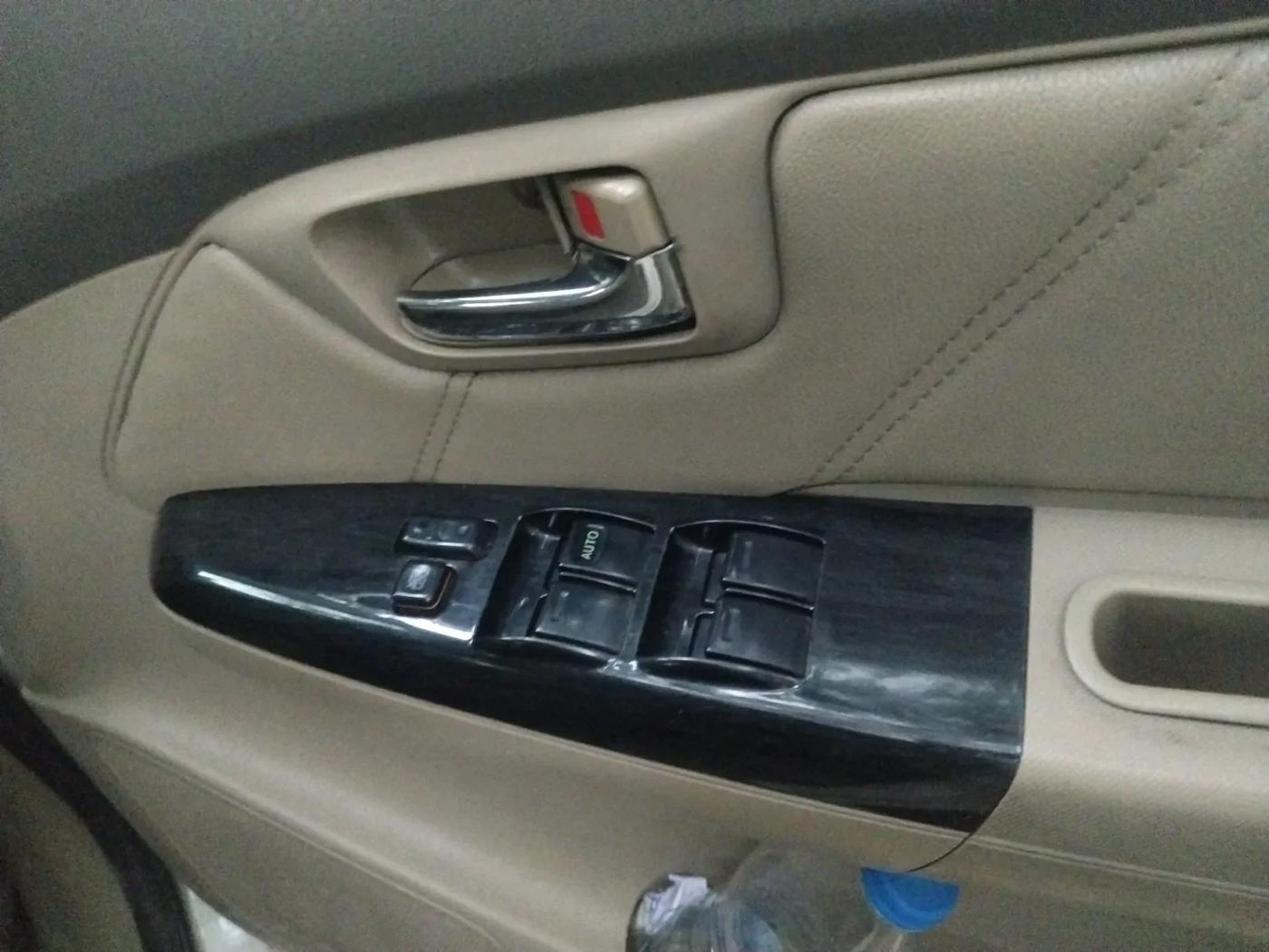2013 Toyota Fortuner 3.0 4X2 MT, Diesel, Manual, 1,38,726 km, interior