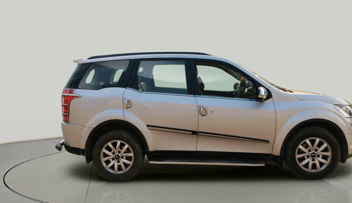 2017 Mahindra XUV500 W10 AT, Diesel, Automatic, 1,04,238 km, exterior