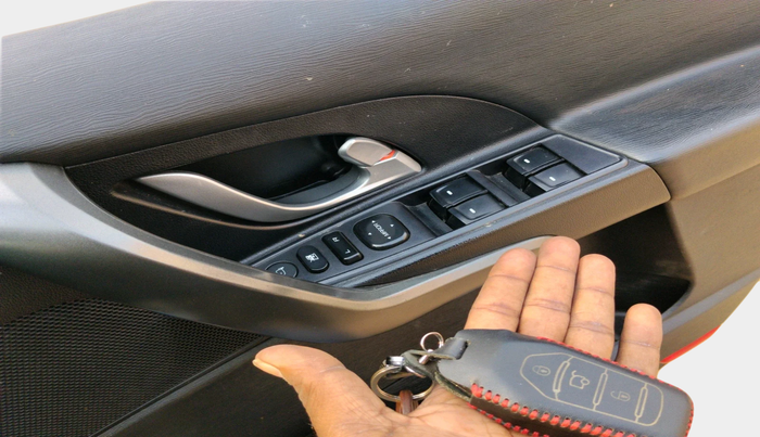 2017 Mahindra XUV500 W10 AT, Diesel, Automatic, 1,04,238 km, interior