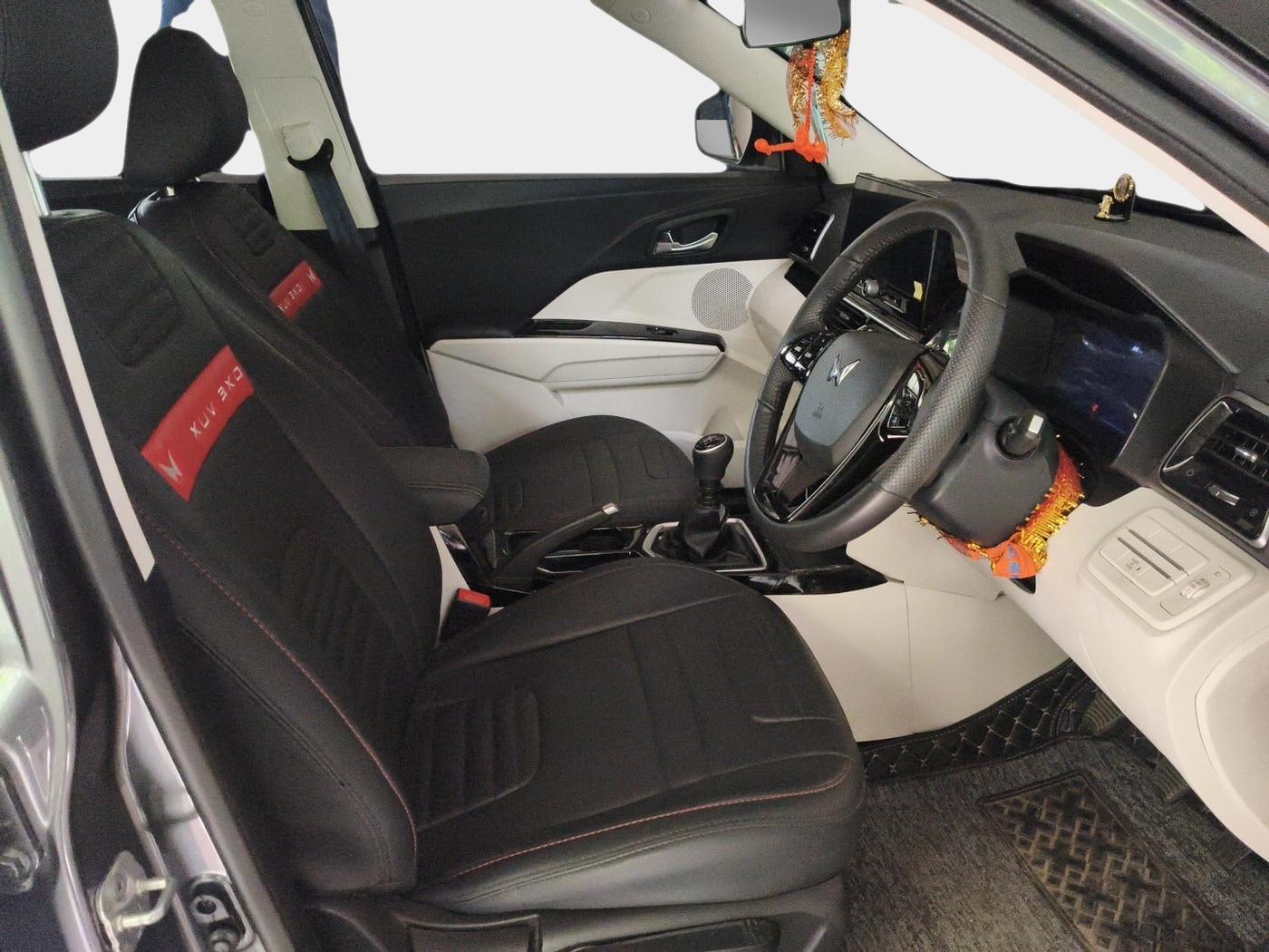 2024 Mahindra XUV 3XO AX5 1.2 L TCMPFi, Petrol, Manual, 4,418 km, interior