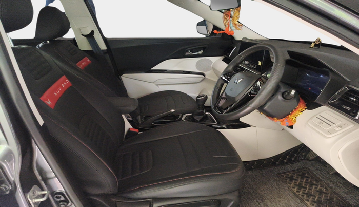 2024 Mahindra XUV 3XO AX5 1.2 L TCMPFi, Petrol, Manual, 4,418 km, interior