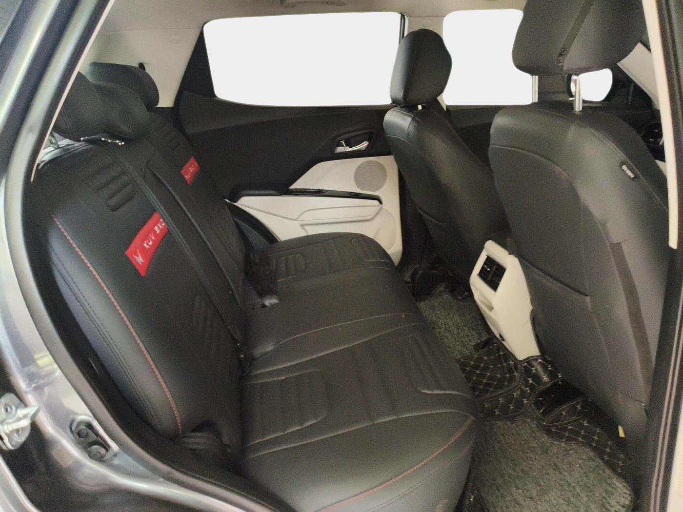 2024 Mahindra XUV 3XO AX5 1.2 L TCMPFi, Petrol, Manual, 4,418 km, interior