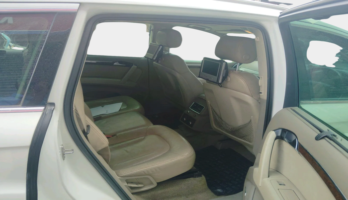 2011 Audi Q7 3.0 TDI QUATTRO, Diesel, Automatic, 1,82,387 km, interior