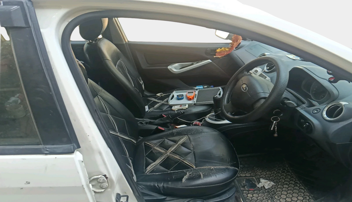 2012 Ford Figo TITANIUM 1.4 DIESEL, Diesel, Manual, 1,83,570 km, interior