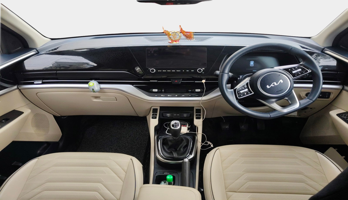 2022 KIA CARENS LUXURY 1.4 PETROL 7 STR, Petrol, Manual, 14,980 km, interior