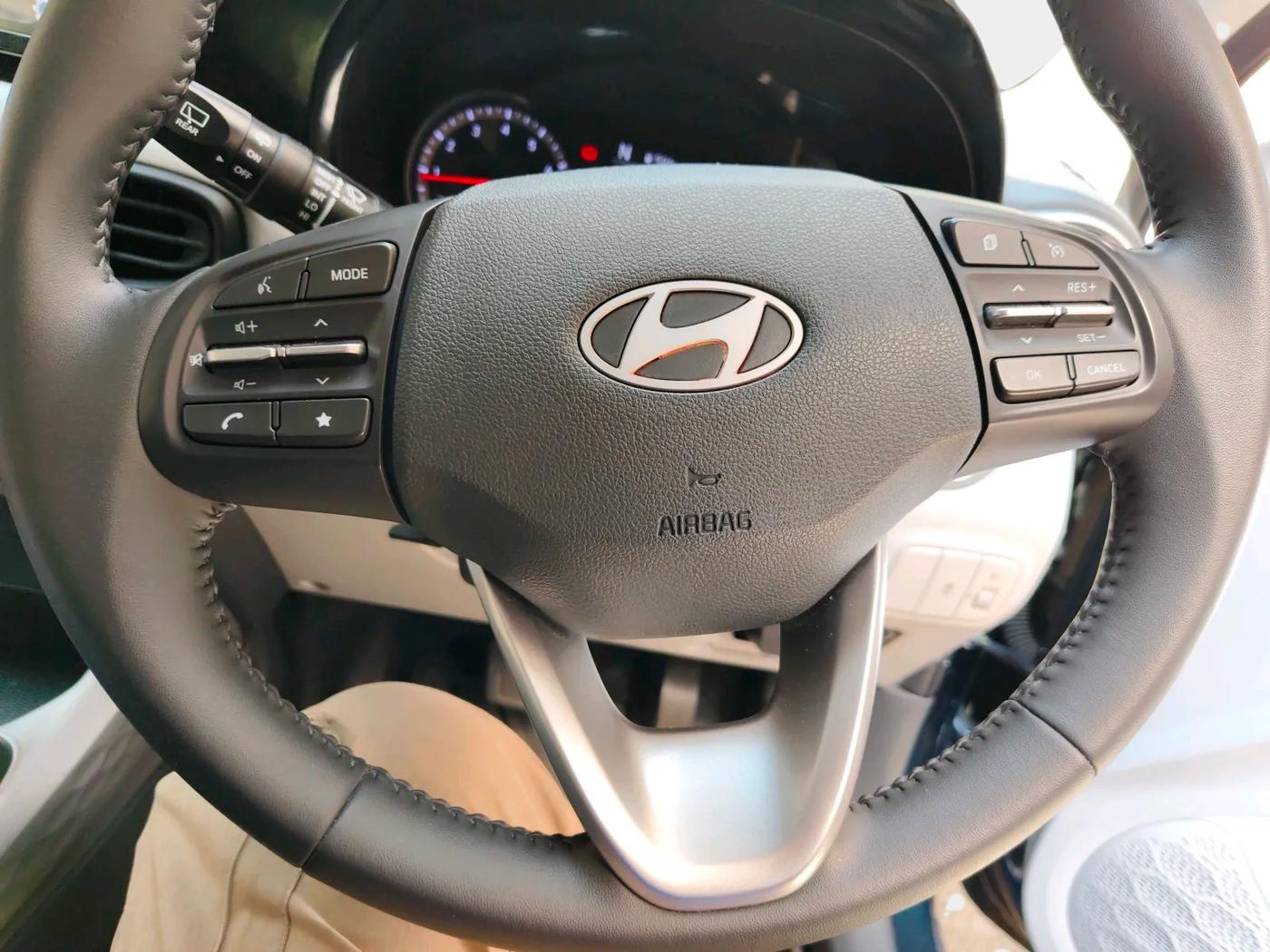 2024 Hyundai GRAND I10 NIOS ASTA AMT 1.2 KAPPA VTVT, Petrol, Automatic, 7,238 km, interior