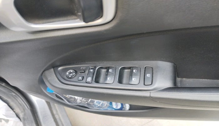 2021 Hyundai VENUE SX PLUS 1.0 TURBO DCT, Petrol, Automatic, 34,141 km, interior