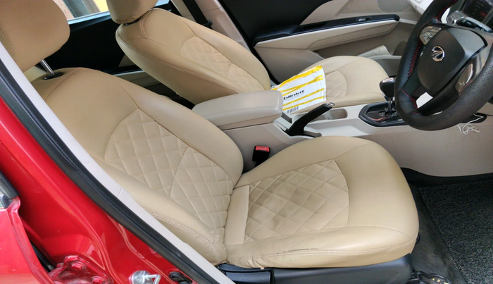 2020 Mahindra XUV300 W6 1.5 Diesel, Diesel, Manual, 2,11,066 km, interior