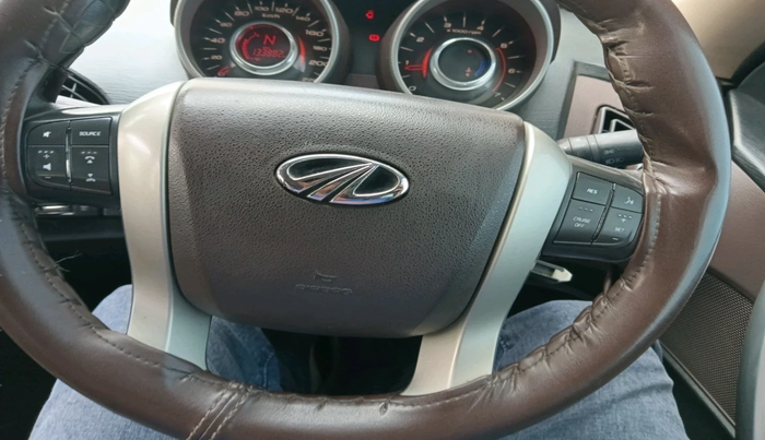 2014 Mahindra XUV500 W6, Diesel, Manual, 1,75,331 km, interior
