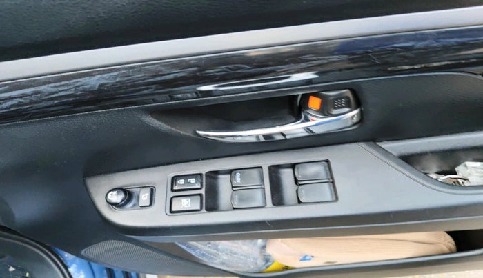 2020 Maruti XL6 ALPHA AT, Petrol, Automatic, 1,22,203 km, interior