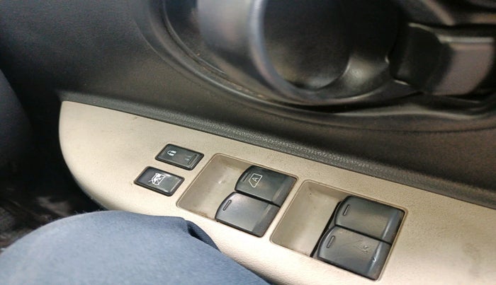 2016 Nissan Micra Active XV, Petrol, Manual, 59,029 km, interior