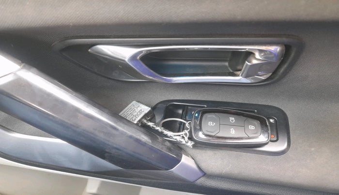 2022 Tata Safari XT PLUS, Diesel, Manual, 43,006 km, interior