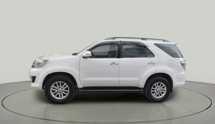2012 Toyota Fortuner 3.0 4X2 AT, Diesel, Automatic, 3,04,557 km, exterior