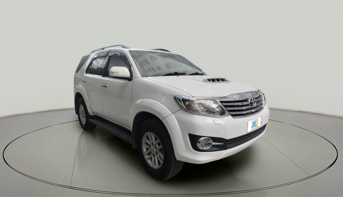 2012 Toyota Fortuner 3.0 4X2 AT, Diesel, Automatic, 3,04,557 km, exterior
