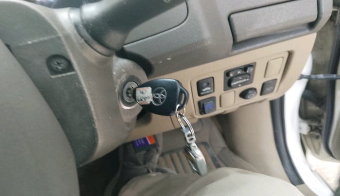 2012 Toyota Fortuner 3.0 4X2 AT, Diesel, Automatic, 3,04,557 km, interior