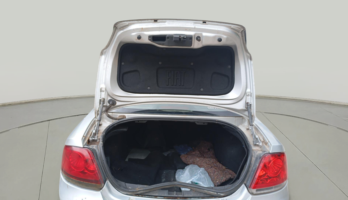 2010 Fiat Linea EMOTION 1.4, Petrol, Manual, 1,04,716 km, exterior