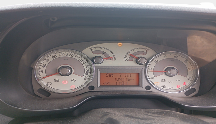 2010 Fiat Linea EMOTION 1.4, Petrol, Manual, 1,04,716 km, interior