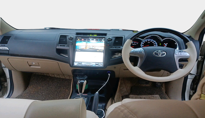 2015 Toyota Fortuner 3.0 4X2 AT, Diesel, Automatic, 1,36,616 km, interior