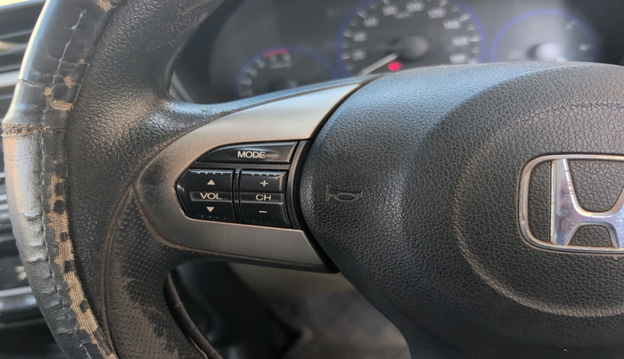 2017 Honda Amaze 1.2L I-VTEC S, Petrol, Manual, 1,94,002 km, interior