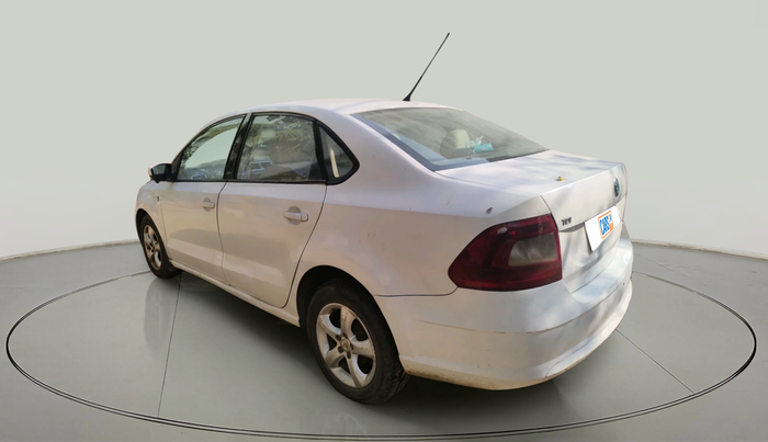 2013 Skoda Rapid ELEGANCE 1.6 TDI CR MT, Diesel, Manual, 2,01,655 km, exterior