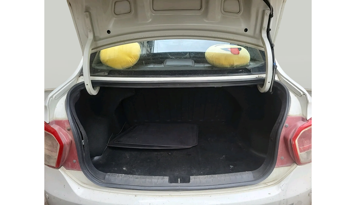 2016 Hyundai Xcent BASE 1.1, Diesel, Manual, 1,03,440 km, exterior