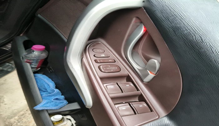 2013 Mahindra XUV500 W8, Diesel, Manual, 86,130 km, interior