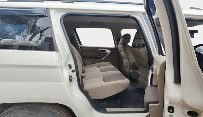 2018 Mahindra TUV300 T8, Diesel, Manual, 75,690 km, interior