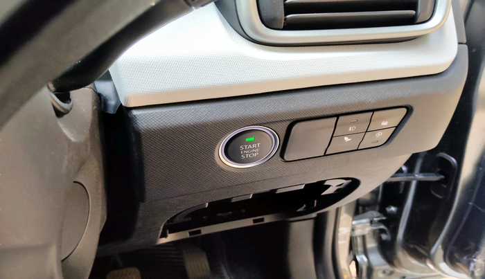 2025 Tata PUNCH Creative Plus, Petrol, Manual, 293 km, interior