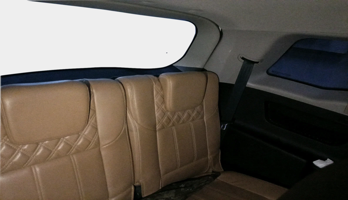 2019 Mahindra XUV500 W11, Diesel, Manual, 1,19,588 km, interior