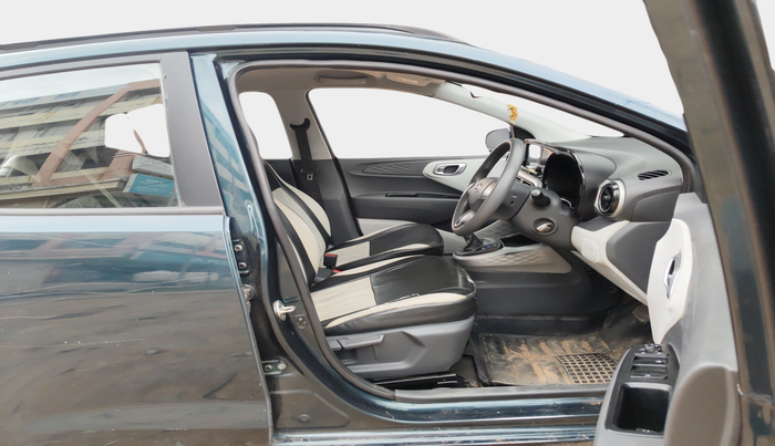 2020 Hyundai GRAND I10 NIOS SPORTZ AMT 1.2 KAPPA VTVT, Petrol, Automatic, 1,24,738 km, interior