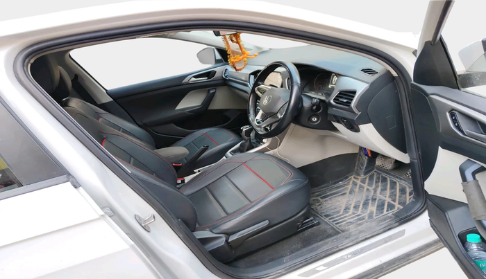 2021 Volkswagen TAIGUN HIGHLINE 1.0 TSI AT, Petrol, Automatic, 28,211 km, interior