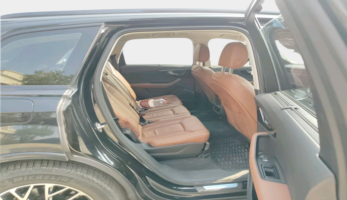 2023 Audi Q7 55 TFSI QUATTRO TECHNOLOGY, Petrol, Automatic, 15,983 km, interior